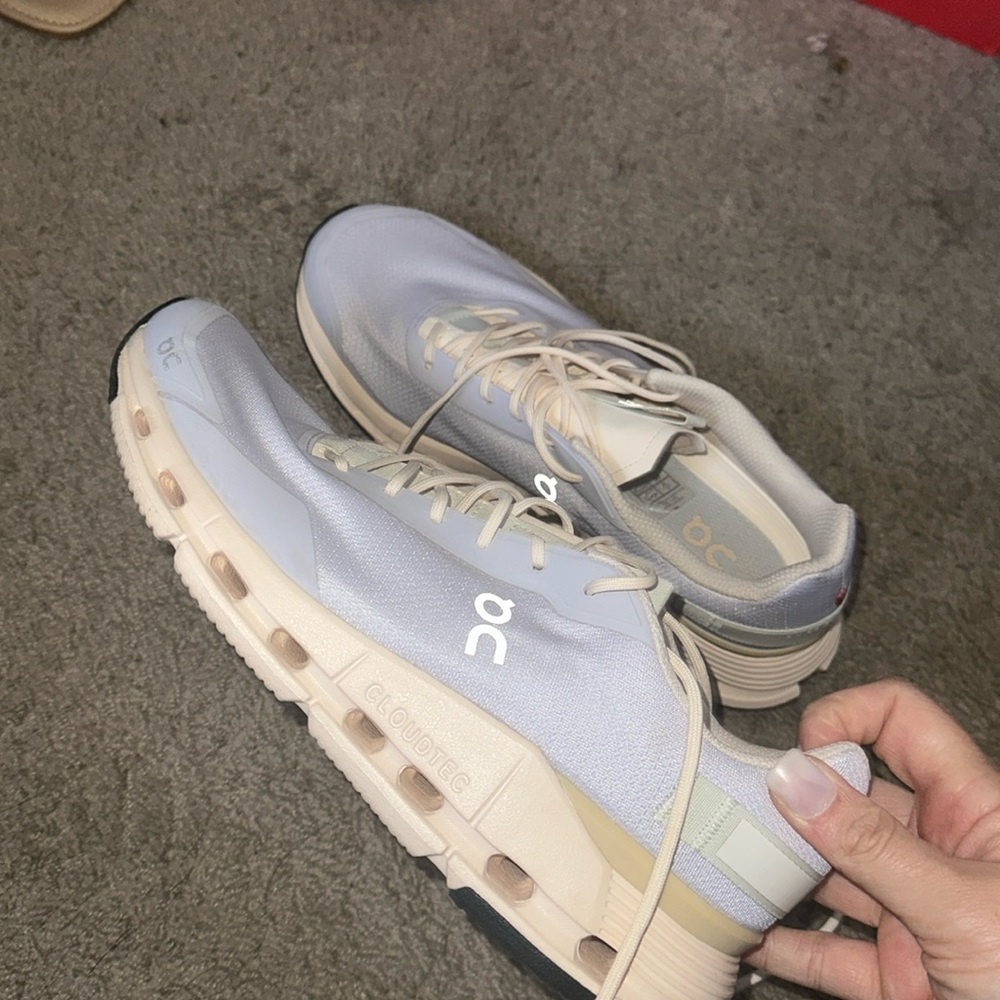 On Running Cloudflow Women's Running Shoes - White and Cream